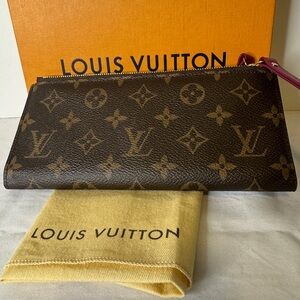 Louis Vuitton Adele Wallet: Double Zip And A Snap.